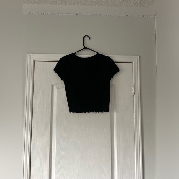 garage black cropped tee - Picture 3 of 4